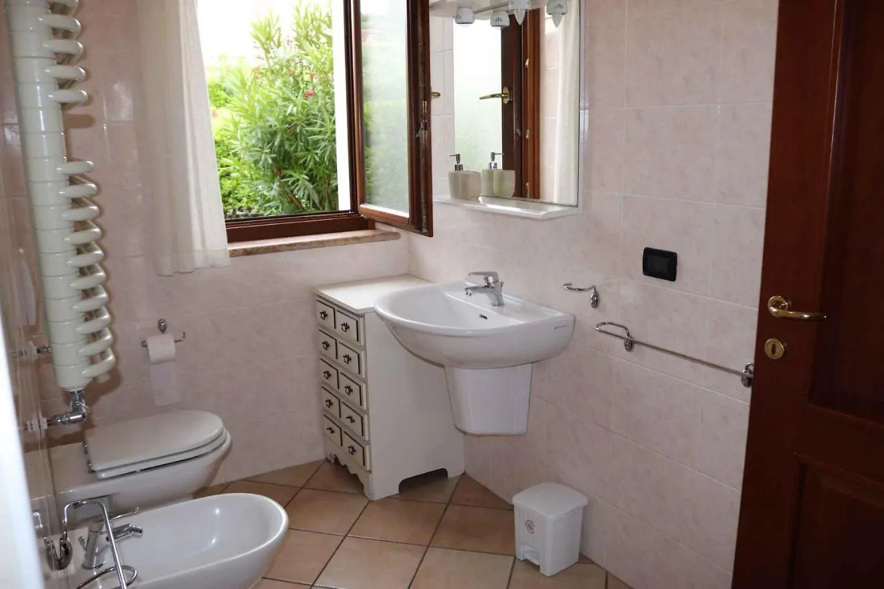 Apartment In Bardolino/Gardasee 21881  Bardolino